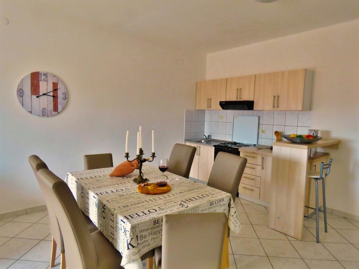 Apartments Zvone Omis Exterior photo